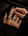 A Single Women's Ring, Simple