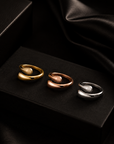 A Single Women's Ring, Simple